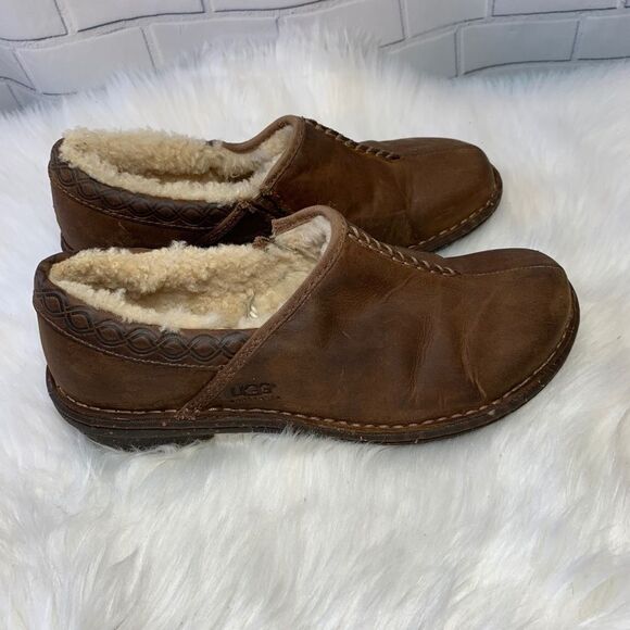 UGG Bettey Brown Suede/Shearling Lined Clo… - Picture 3 of 5